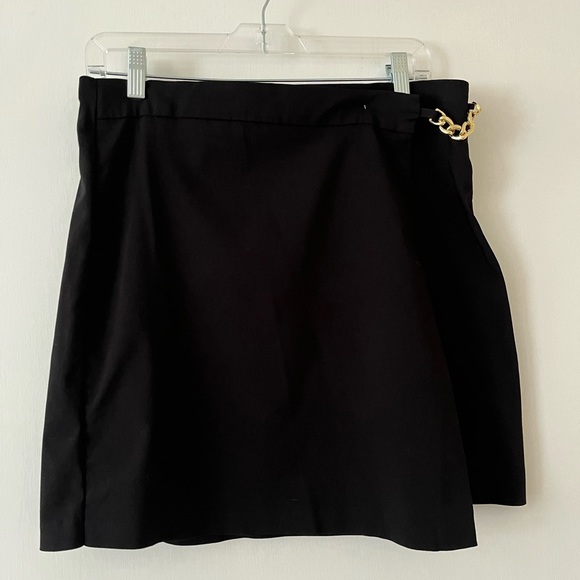 Black Mini Skirt with Gold Chain - Picture 1 of 4